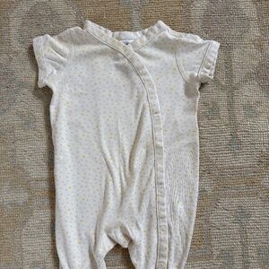Hanna Andersson Cream Dot Romper Size 50 / 3 months